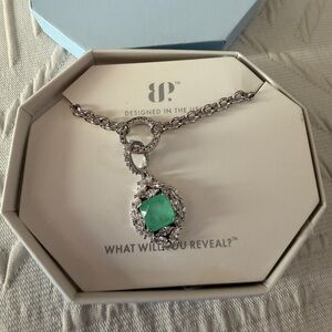 💗❤️2/$30💗❤️ Dandelions on the Breeze: Mint Green Rhodium